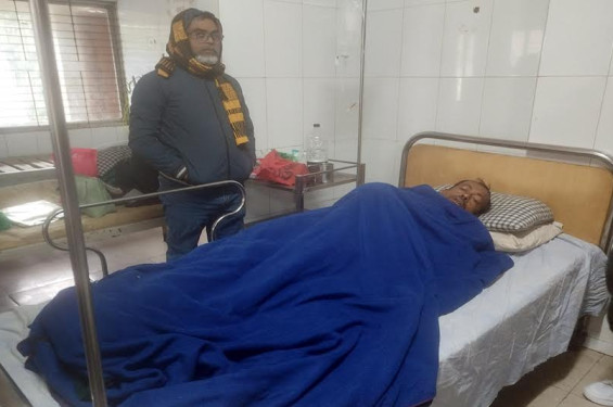 লোহাগড়ায় চালককে কুপিয়ে ইজিবাইক ও টাকা ছিনতাই