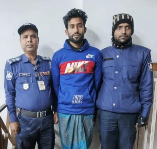 কালীগঞ্জে আলমসাধু চালক হত্যা: পলাতক আসামি নারায়ণগঞ্জ থেকে গ্রেপ্তার