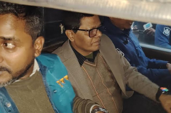 যশোরে ঘুষের টাকাসহ জেলা প্রাথমিক শিক্ষা কর্মকর্তা আটক