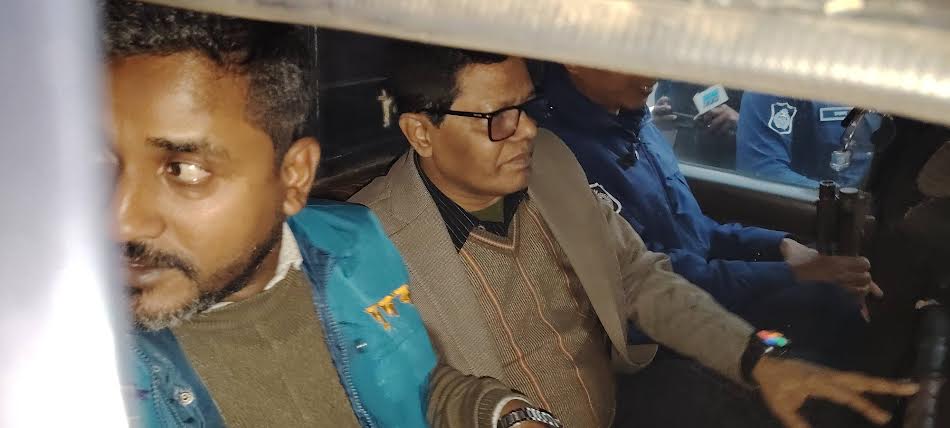 যশোরে ঘুষের টাকাসহ জেলা প্রাথমিক শিক্ষা কর্মকর্তা আটক