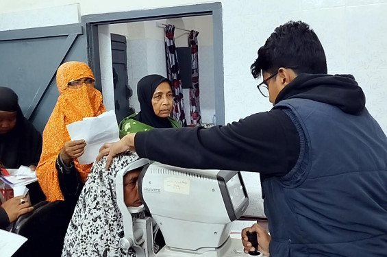 নড়াইলে দুই হাজার রোগীকে বিনামূল্যে চক্ষুসেবা, লেন্স পাবেন ২২১ জন