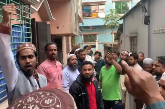 নরসিংদীতে সমর্থকদের বাধার মুখে মনোনয়ন প্রত্যাহার করতে পারলেন না জামায়াত প্রার্থী