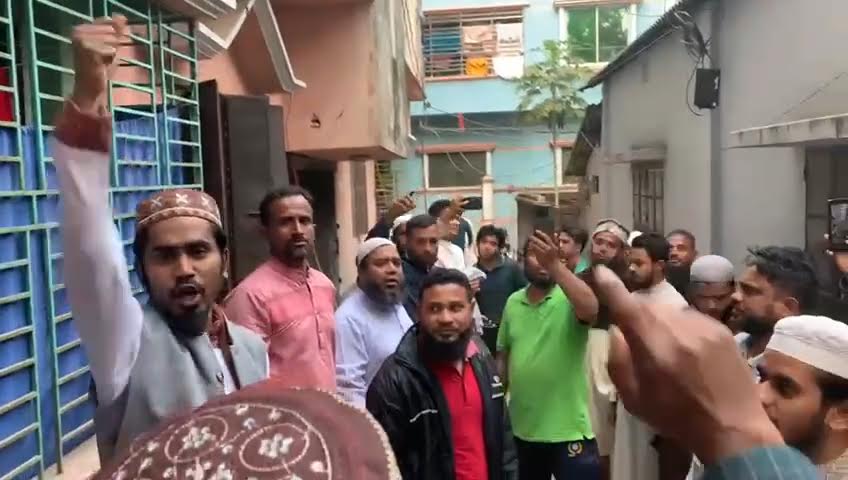 নরসিংদীতে সমর্থকদের বাধার মুখে মনোনয়ন প্রত্যাহার করতে পারলেন না জামায়াত প্রার্থী