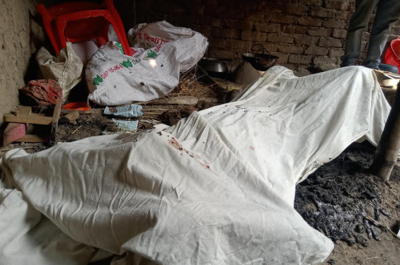 রাণীনগরে গৃহবধূর রহস্যজনক মৃত্যু: হত্যা না আত্মহত্যা, তদন্তে পুলিশ