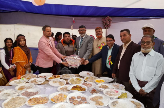 চুনারুঘাটে পিঠা উৎসবে মেতেছে আমুরোড হাইস্কুল এন্ড কলেজের শিক্ষার্থীরা