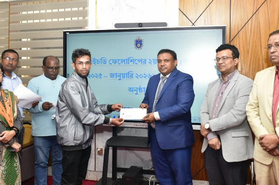 নোবিপ্রবিতে ১৮ শিক্ষার্থীকে ৪৭ লাখ টাকার পিএইচডি ফেলোশিপ প্রদান