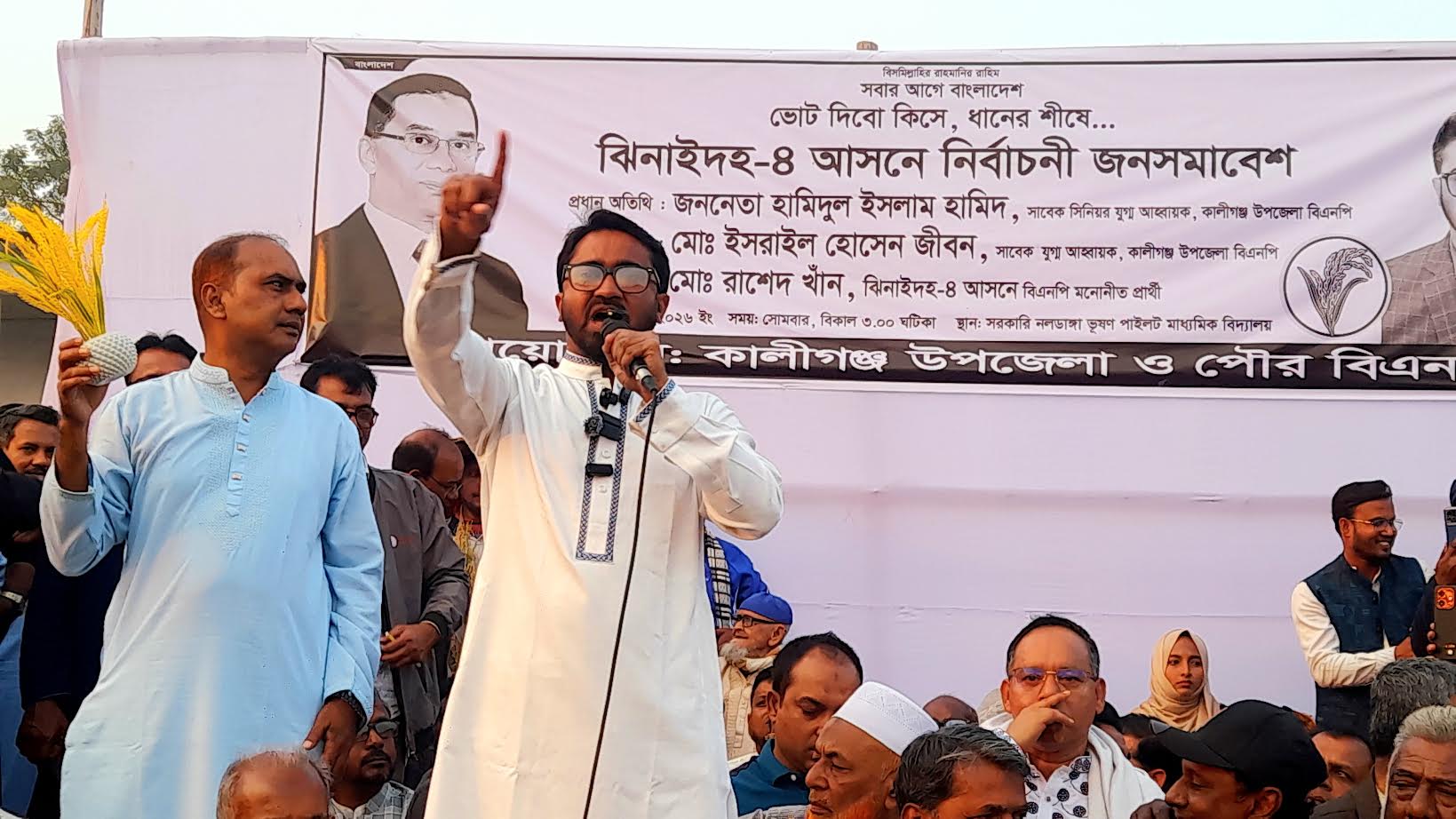 কালীগঞ্জে ধানের শীষের নির্বাচনী সমাবেশ: চাঁদাবাজ ও সন্ত্রাসীদের হুঁশিয়ারি দিলেন রাশেদ খাঁন