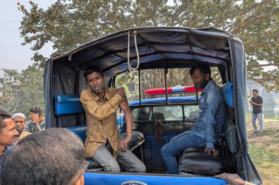 আত্রাইয়ে অ্যাম্পুলসহ দুই মাদকসেবী আটক : ভ্রাম্যমাণ আদালতে কারাদণ্ড