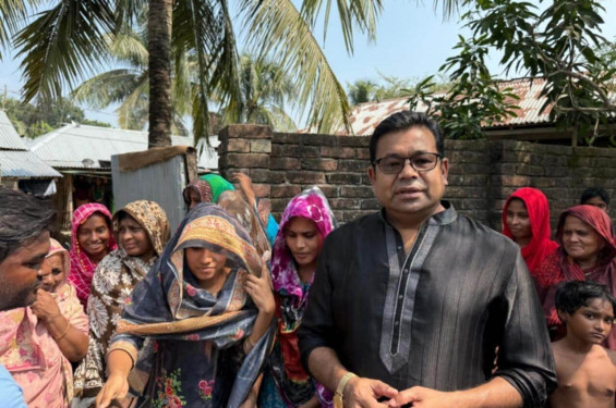 ঝিনাইদহ-৩ সংসদীয় আসনে নারীদের সাথে কণ্ঠশিল্পী মনির খানের মতবিনিময়