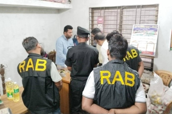 ভোজ্য তেল মজুদ প্রতিরোধে যৌথ অভিযান, দুই প্রতিষ্ঠানের জরিমানা
