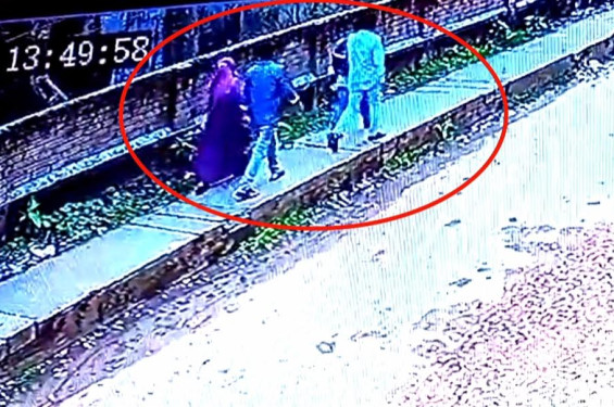 ঝিনাইদহে কৌশলী প্রতারণায় নিঃস্ব গৃহবধূ, পুলিশের দ্বারস্থ ভুক্তভোগী