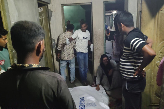 গৃহবধূ মাহমুদার ২০ বছরের সংসার শেষ হলো লাশ হয়ে,স্বামীর পরিবার উধাও