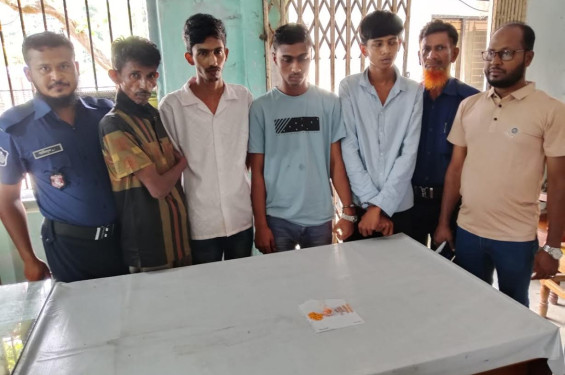 বামনায় ১২৫ পিচ ইয়াবাসহ গ্রেফতার-৫