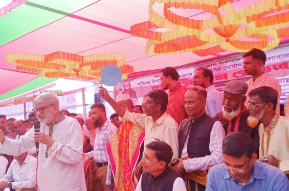 জনগণের গাড়িতে যারা আগুন দেয়, তারা দেশের মানুষের কল্যাণে কাজ করতে পারবে না :পরিকল্পনা মন্ত্রী