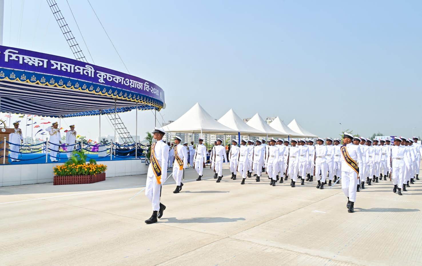 মনোমুগ্ধকর কুচকাওয়াজের মাধ্যমে বি/২০২৫ ব্যাচের নবীন নাবিকদের প্রশিক্ষণ সমাপ্ত