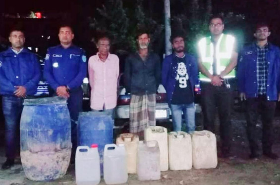 শ্রীমঙ্গলে 'পাঁচশত দশ' লিটার চোলাই মদসহ ৩জন গ্রেফতার