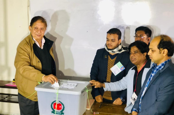 সিলেট-৬ আসনের প্রার্থী শমসের মুবিন ভোট দিলেন সিলেট-১ আসনে