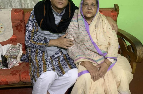 সিলেটি মা: ‘ধর্মীয় অনুশাসনে কঠোর’