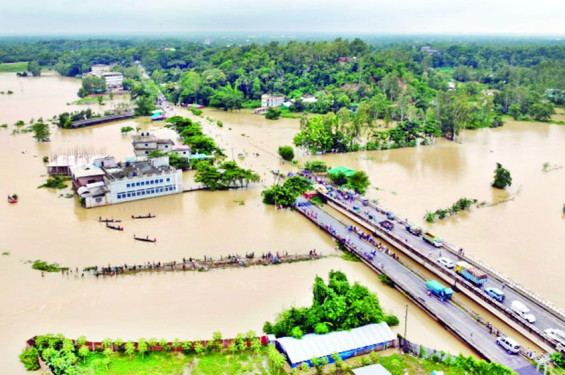 এখনো পানিবন্দি দেড় লাখের বেশি পরিবার