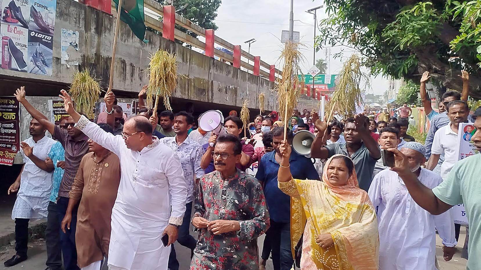 নড়াইল-২ আসনে ধানের শীষের মনোনয়নপ্রত্যাশী ড. ফরহাদের শোভাযাত্রা