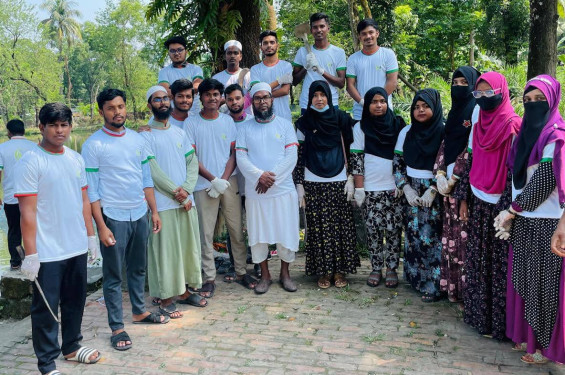 স্বেচ্ছাসেবী সংগঠন ‘স্প্রেইড হিউম্যানিটি’র উদ্যোগে বাউফল স্বাস্থ্য কমপ্লেক্স পরিষ্কার-পরিচ্ছন্নতা অভিযান