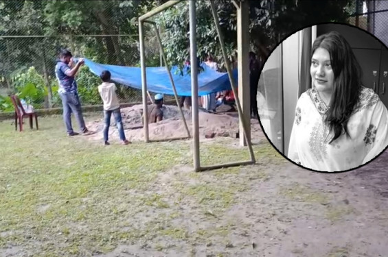 মুন্সিগঞ্জে নানার বাড়িতে  কারিনার দাফন সম্পন্ন
