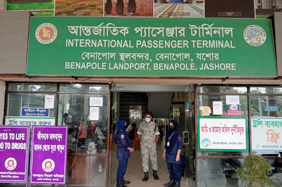 বেনাপোল ইমিগ্রেশনে এক বছর ধরে নষ্ট ডিজিটাল থার্মাল মেশিন