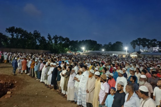 গাজীপুরে কিশোর গ্যাংয়ের হামলায় ৯০ বছরের বৃদ্ধের মৃত্যু, লাশ নিয়ে এলাকাবাসীর বিক্ষোভ।