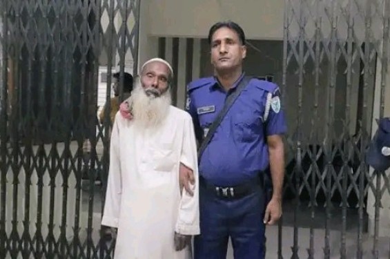 প্রথম শ্রেণি পড়ুয়া শিক্ষার্থীকে ধর্ষণের অভিযোগে প্রতিবেশী বৃদ্ধ গ্রেপ্তার