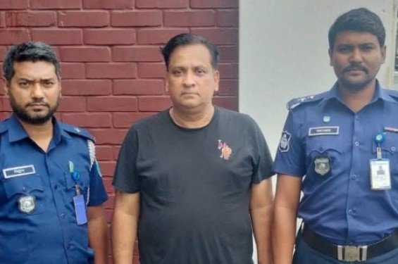 যুক্তরাষ্ট্র ফেরত টাঙ্গাইল জেলা আ.লীগ নেতা বিমানবন্দরে গ্রেপ্তার