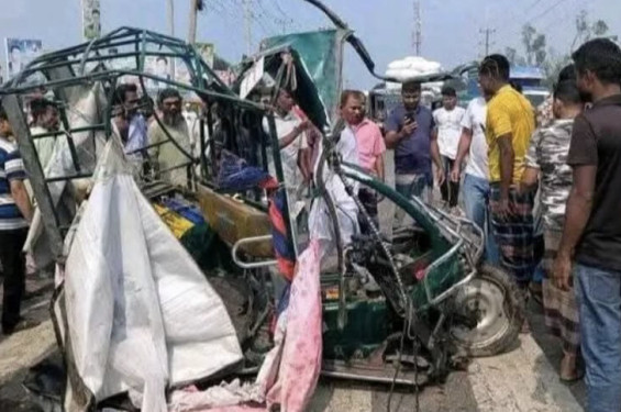 জীবন-মৃত্যুর সন্ধিক্ষণ থেকে ফেরা শিশু আরশ: এক অলৌকিক টিকে থাকার গল্প