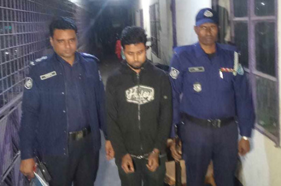 ছেলেকে হত্যার পরে পুলিশে আত্মসমর্পণ করলেন বাবা