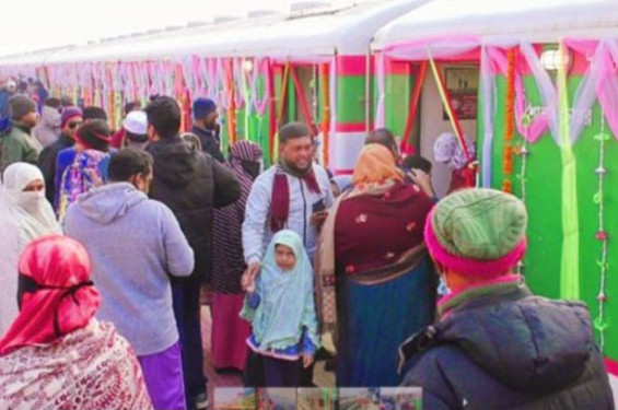 পদ্মা সেতু হয়ে ঢাকার উদ্দেশ্যে “রূপসী বাংলা এক্সপ্রেস” ট্রেনের যাত্রা শুরু
