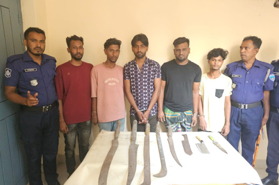 ব্রাহ্মণবাড়িয়ায় দেশীয় অস্ত্রসহ ৫ ডাকাত গ্রেফতার