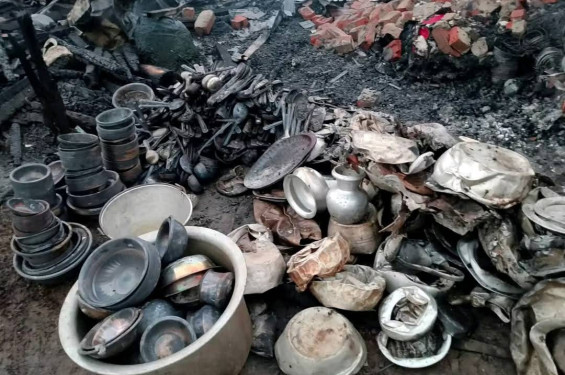গুইমারায় ১৯ দোকান পুড়ে ছাই, নিঃস্ব ব্যবসায়ীরা