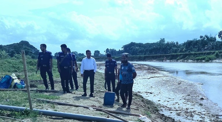দীঘিনালায় মাইনী নদী থেকে অবৈধভাবে বালু উত্তোলনের দায়ে দুইজনের ১ লাখ টাকা জরিমানা