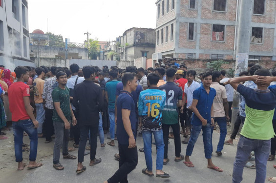 গাজীপুরে ৯ দাবিতে শ্রমিক বিক্ষোভ