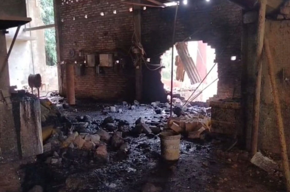 নরসিংদীতে অবৈধ সিসা কারখানায় ভয়াবহ অগ্নিকাণ্ড, দগ্ধ ৭ শ্রমিক