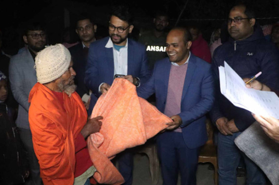 নাগরপুরে অসহায় দুস্থ শীতার্তদের মাঝে কম্বল বিতরণ