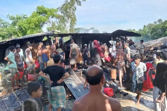 বাঁশখালীতে গ্যাস সিলিন্ডার লিকেজে আগুনে নিঃস্ব ৪ পরিবার