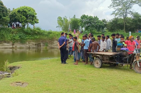 ঠাকুরগাঁওয়ে পুকুরে ভাসছিলো অজ্ঞাত ব্যক্তির মরদেহ