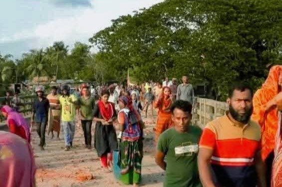 ঝিনাইদহে সংর্ঘষে আহত ২ শতাধিক, ভাংচুর লুটপাট, সেনা মোতায়েন