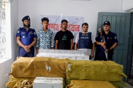 দীঘিনালায়  ১৬লক্ষ টাকার ভারতীয় সিগারেটসহ আটক দুই