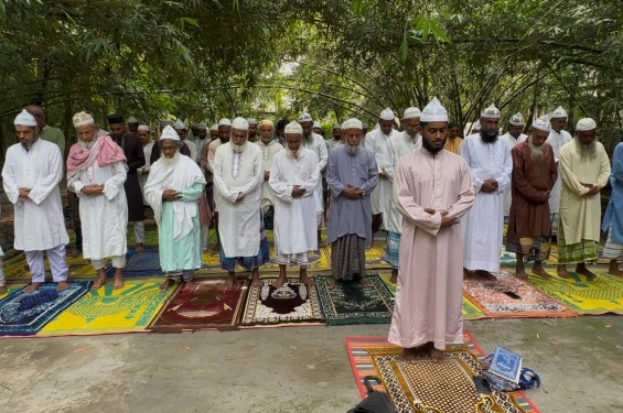 ফরিদপুরে ঈদুল আযহার নামাজ উদযাপন