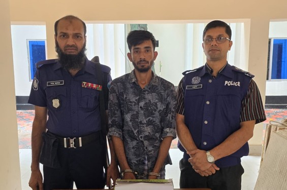 নোয়াখালী থেকে কক্সবাজারের ইয়াবা ব্যবসায়ীকে গ্রেফতার