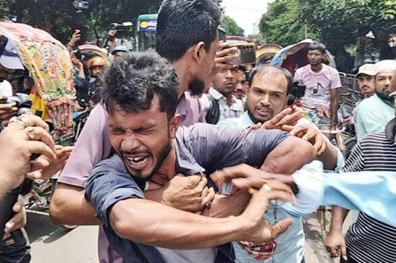 রিকশাচালককে কীসের ভিত্তিতে গ্রেপ্তার, ধানমন্ডি থানার ওসির ব্যাখ্যা তলব