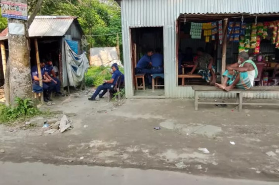 হোমনায় মাজারে ভাঙচুর-বাড়িঘরে অগ্নিসংযোগের ঘটনায় মামলা দায়ের পুলিশের : আসামী ২০০০