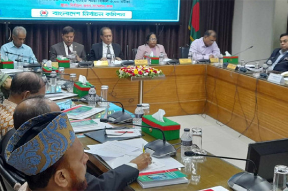 আমরা সবার সঙ্গে মতবিনিময় করতে চাই: সিইসি