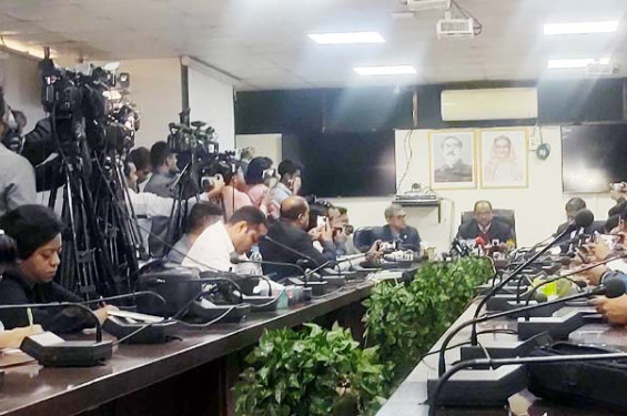 রাজনৈতিক কর্মসূচির নামে সন্ত্রাসী কর্মকাণ্ডের শিকার রেলওয়ে: রেলমন্ত্রী