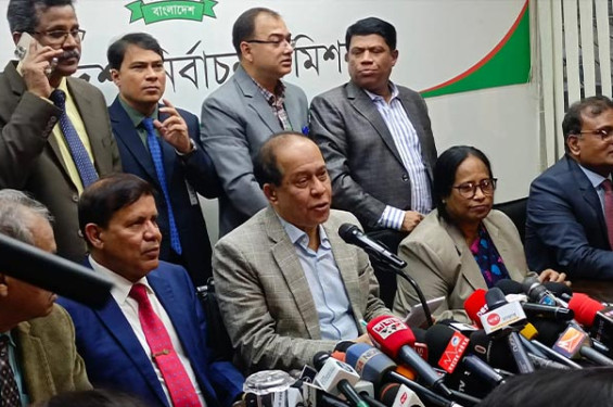 সরকারের সহযোগিতা পেয়েছিলাম বলে সুষ্ঠু নির্বাচন হয়েছে: সিইসি